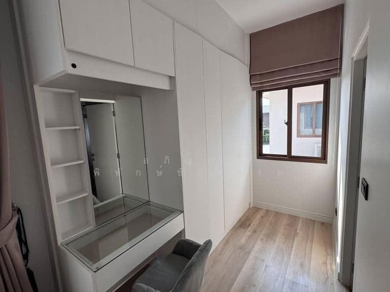 Burasiri Krungthep Kreetha, Bangkok, 95 Soi Pracha Ruam Chai, Hua Mak, Bang Kapi, Bangkok, 4 Bedrooms, 300 sqm, Single Detached House For Rent, by Apinya Pitakchaitham, 500526961 - DDproperty.com