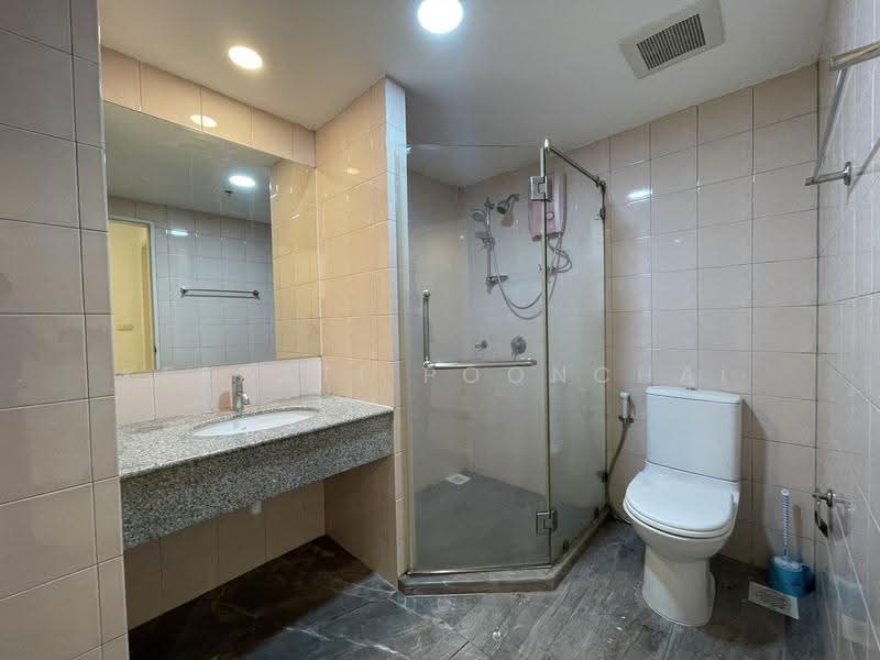The Master Sathorn Executive, Bangkok, 79/1 Krung Thon Buri Road, Khlong Ton Sai, Khlong San, Bangkok, 2 Bedrooms, 57 sqm, Condo For Sale, by Keerati Poonchai, 500526992 - DDproperty.com