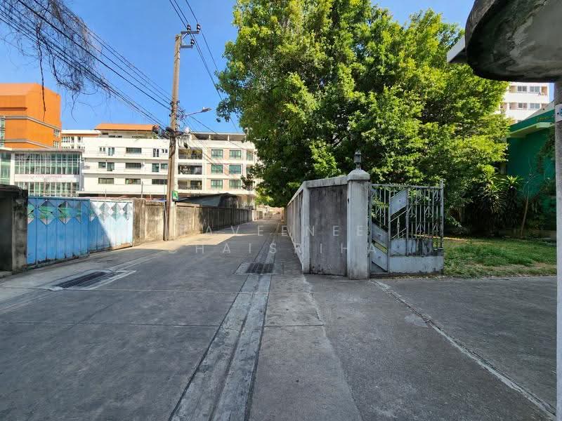 Phetburi Soi 15, Bangkok, เพรชบุรี 15, Thanon Phaya Thai, Ratchathewi, Bangkok, 4 Bedrooms, 700 sqm, Single Detached House For Sale, by Paveenee Chaisriha, 500527096 - DDproperty.com