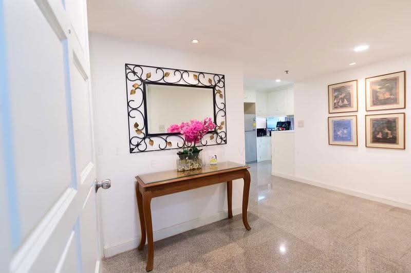 Baan Suanpetch, Bangkok, 18 Soi Sukhumvit 39, Khlong Tan Nua, Watthana, Bangkok, 3 Bedrooms, 140 sqm, Condo For Rent, by BetterLiving Estate, 500527097 - DDproperty.com