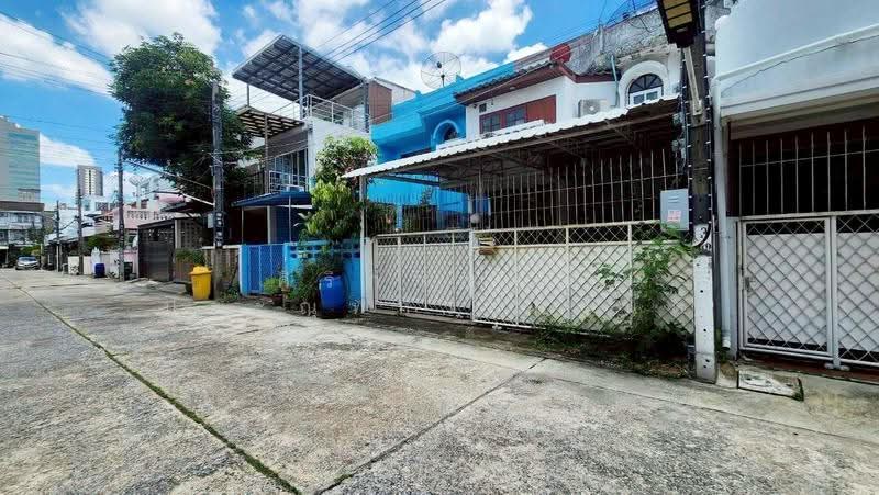 Town house Sathorn Yannawa Distric, Bangkok, Bang Pong Pang, Yan Nawa, Bangkok, 3 Bedrooms, 200 sqm, Townhouse For Sale, by ศิริกาญจณ์ ประณุทกระสานติ์, 500527158 - DDproperty.com