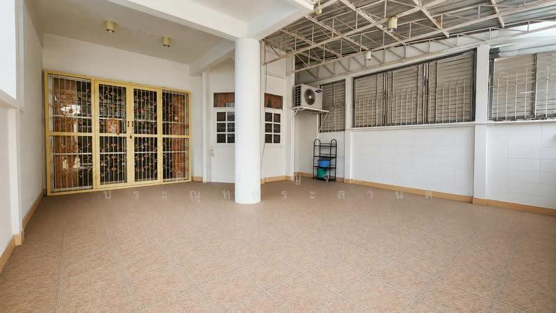 Town house Sathorn Yannawa Distric, Bangkok, Bang Pong Pang, Yan Nawa, Bangkok, 3 Bedrooms, 200 sqm, Townhouse For Sale, by ศิริกาญจณ์ ประณุทกระสานติ์, 500527158 - DDproperty.com