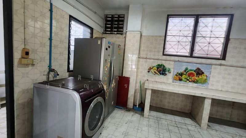 Town house Sathorn Yannawa Distric, Bangkok, Bang Pong Pang, Yan Nawa, Bangkok, 3 Bedrooms, 200 sqm, Townhouse For Sale, by ศิริกาญจณ์ ประณุทกระสานติ์, 500527158 - DDproperty.com