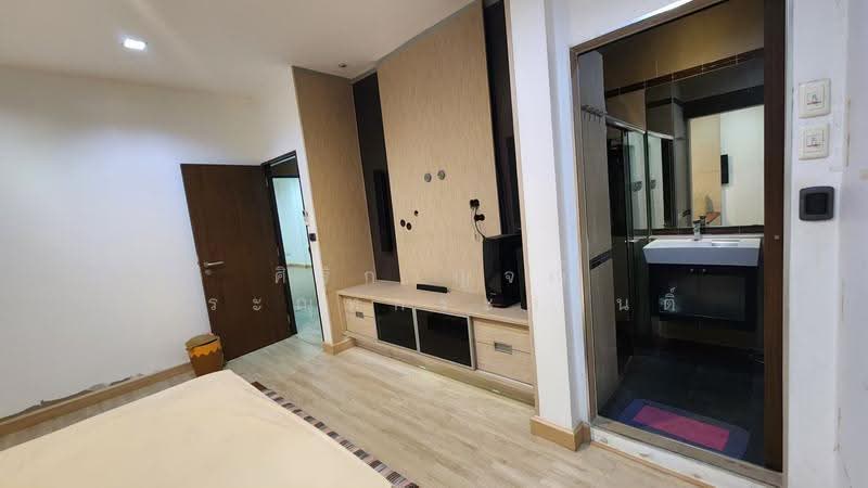 Town house Sathorn Yannawa Distric, Bangkok, Bang Pong Pang, Yan Nawa, Bangkok, 3 Bedrooms, 200 sqm, Townhouse For Sale, by ศิริกาญจณ์ ประณุทกระสานติ์, 500527158 - DDproperty.com
