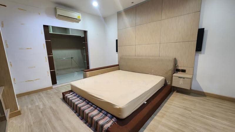 Town house Sathorn Yannawa Distric, Bangkok, Bang Pong Pang, Yan Nawa, Bangkok, 3 Bedrooms, 200 sqm, Townhouse For Sale, by ศิริกาญจณ์ ประณุทกระสานติ์, 500527158 - DDproperty.com