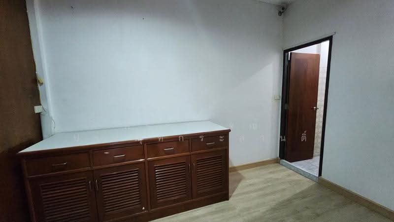 Town house Sathorn Yannawa Distric, Bangkok, Bang Pong Pang, Yan Nawa, Bangkok, 3 Bedrooms, 200 sqm, Townhouse For Sale, by ศิริกาญจณ์ ประณุทกระสานติ์, 500527158 - DDproperty.com