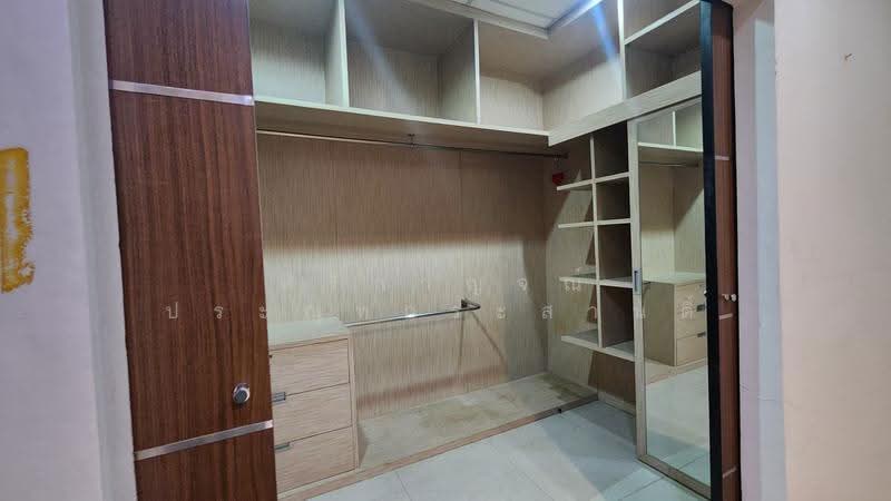 Town house Sathorn Yannawa Distric, Bangkok, Bang Pong Pang, Yan Nawa, Bangkok, 3 Bedrooms, 200 sqm, Townhouse For Sale, by ศิริกาญจณ์ ประณุทกระสานติ์, 500527158 - DDproperty.com