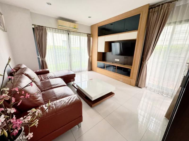 ให้เช่าบ้านเดี่ยว ม.เดอะคอมพลีท ใกล้ J park ศรีราชา, Chon Buri (Pattaya), Surasak, Si Racha, Chon Buri (Pattaya), 3 Bedrooms, 180 sqm, Single Detached House For Rent, by Dusit Saengfa, 500527239 - DDproperty.com