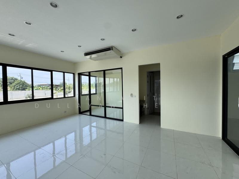 Warehouse for rent, 1,555 sq.m, in Lam Phak Chi, Nong Chok, Bangkok (JKPBKK1227), Bangkok, Lam Phak Chi, Nong Chok, Bangkok, , 1,555 sqm, Warehouse/Factory For Rent, by Pannawit Dullayawichenwut, 500527261 - DDproperty.com
