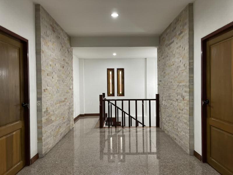 ็Home Office ลาดปลาเค้า 14, Bangkok, Chorake Bua, Lat Phrao, Bangkok, 5 Bedrooms, 380 sqm, Single Detached House For Rent, by Anyaporn Srikanlayanabut, 500527286 - DDproperty.com