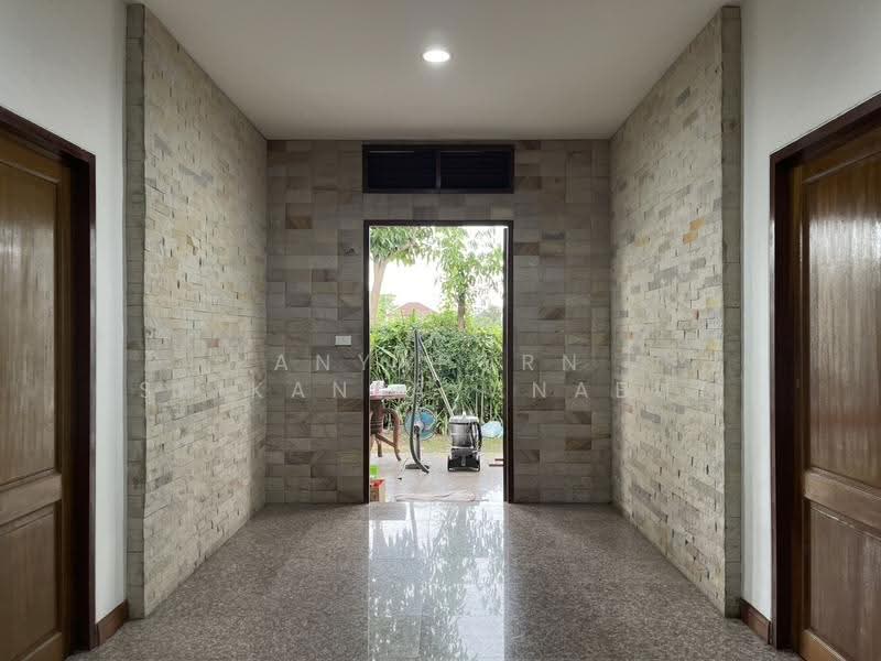 ็Home Office ลาดปลาเค้า 14, Bangkok, Chorake Bua, Lat Phrao, Bangkok, 5 Bedrooms, 380 sqm, Single Detached House For Rent, by Anyaporn Srikanlayanabut, 500527286 - DDproperty.com