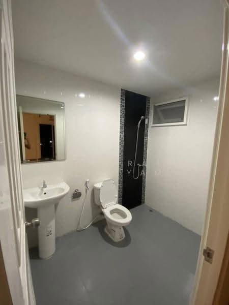 6-BR Townhouse, Phuket, Kathu, Phuket, 6 Bedrooms, 250 sqm, Townhouse For Sale, by Puttirat Kleebyam, 500527321 - DDproperty.com