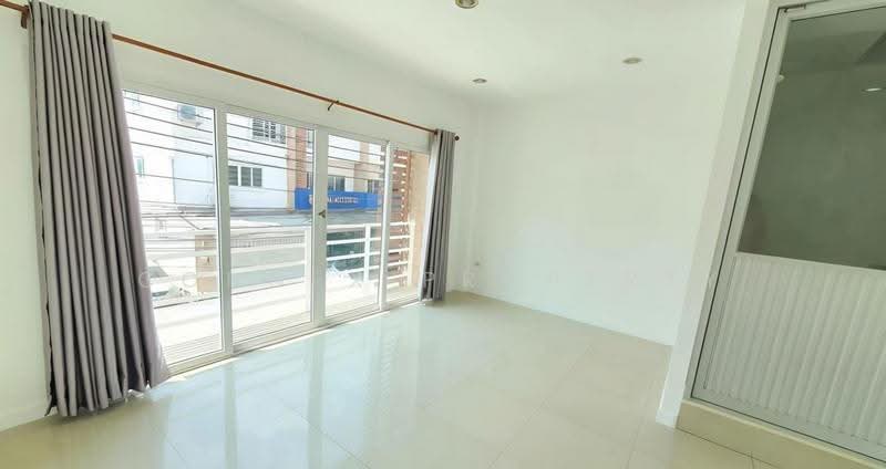 Home In Town Paholyothin 73, Bangkok, Phahonyothin 73 Alley, Phahonyothin Road, Si Khan, Don Mueang, Bangkok, 4 Bedrooms, 173 sqm, Townhouse For Rent, by Connex Property, 500527505 - DDproperty.com