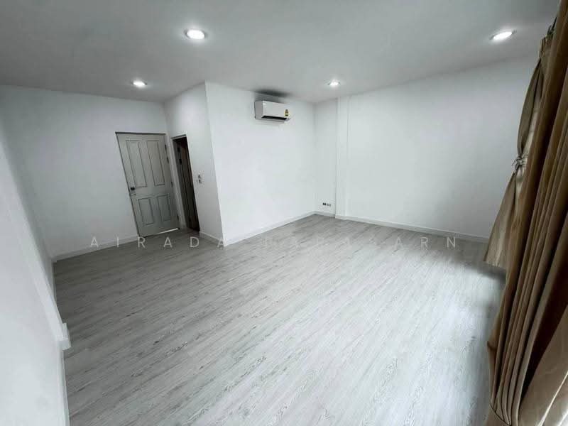 Baan Klang Muang Urbanion Sathorn-Ratchaphruek : บ้านกลางเมือง เออร์บาเนี่ยน สาทร-ราชพฤกษ์, กรุงเทพ, ถนน ราชพฤกษ์, บางแวก, ภาษีเจริญ, กรุงเทพ, 178 ตร.ม., ทาวน์เฮ้าส์ ให้เช่า, โดย Airada Parasarn, 500527702 - DDproperty.com