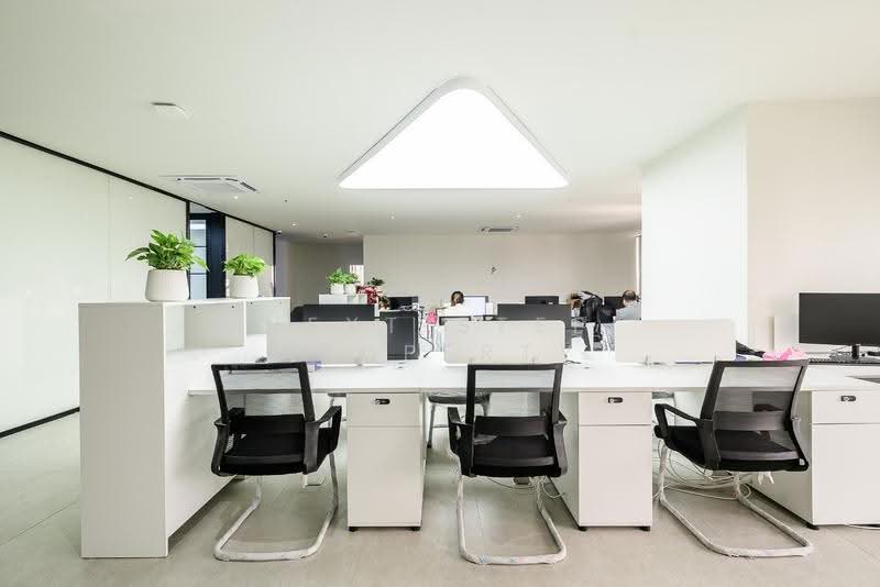 Chamnan Phenjati Business Center, Bangkok, Huai Khwang, Bangkok, , 403 sqm, Office Space For Sale, by Next Step Property, 500527714 - DDproperty.com