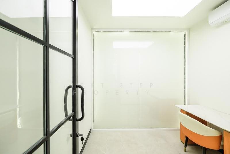 Chamnan Phenjati Business Center, Bangkok, Huai Khwang, Bangkok, , 403 sqm, Office Space For Sale, by Next Step Property, 500527714 - DDproperty.com