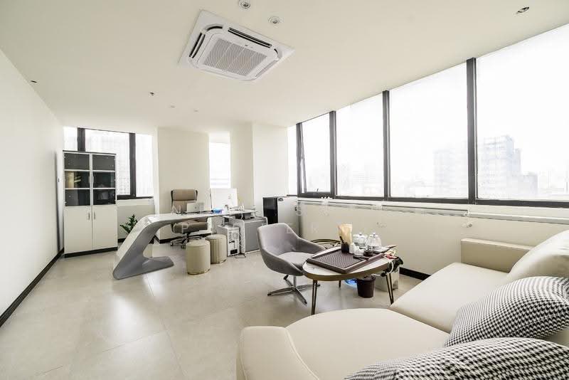Chamnan Phenjati Business Center, Bangkok, Huai Khwang, Bangkok, , 403 sqm, Office Space For Sale, by Next Step Property, 500527714 - DDproperty.com