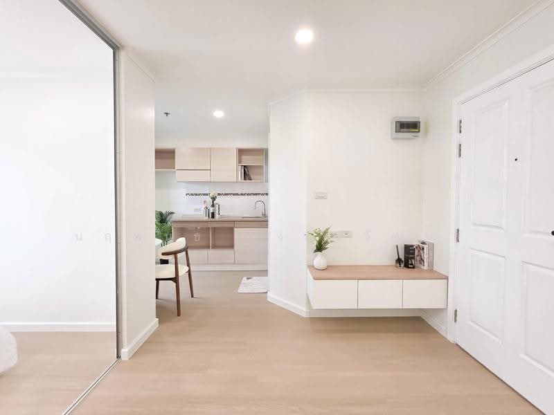 Lumpini Place Ratchayothin, Bangkok, 1484 Phahonyothin Road, Chan Kasem, Chatuchak, Bangkok, 1 Bedroom, 28 sqm, Condo For Sale, by Narupon Jongmanwattana, 500527733 - DDproperty.com