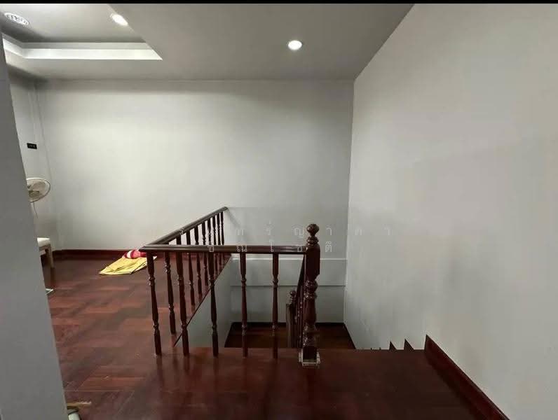 Townhouse Ratchadaphisek 18 – Huai Khwang, Bangkok, รัชดาภิเษก 18, Huai Khwang, Bangkok, 2 Bedrooms, 200 sqm, Townhouse For Rent, by ปรินทร์ญาดา ชิณโชติ, 500527734 - DDproperty.com