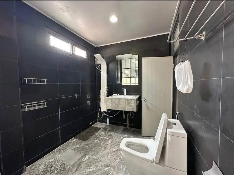 Townhouse Ratchadaphisek 18 – Huai Khwang, Bangkok, รัชดาภิเษก 18, Huai Khwang, Bangkok, 2 Bedrooms, 200 sqm, Townhouse For Rent, by ปรินทร์ญาดา ชิณโชติ, 500527734 - DDproperty.com
