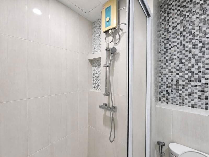 Life Ratchadapisek, Bangkok, 279 Ratchadapisaek Road, Huai Khwang, Bangkok, 1 Bedroom, 32 sqm, Condo For Rent, by Caveman Property, 500527808 - DDproperty.com