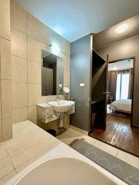 Von Napa Sukhumvit 38, Bangkok, Soi Sukhumvit 38, Phra Kanong, Khlong Toei, Bangkok, 1 Bedroom, 60 sqm, Condo For Rent, by Sompob Buaparungsri, 500527841 - DDproperty.com