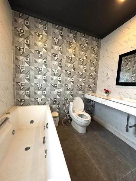 Suksabai Villa, Chon Buri (Pattaya), Soi Suksabai Villa, Bang Lamung, Bang Lamung (Pattaya), Chon Buri (Pattaya), 5 Bedrooms, 356 sqm, Villa For Rent, by Pukkawadee Thapmathi, 500527958 - DDproperty.com