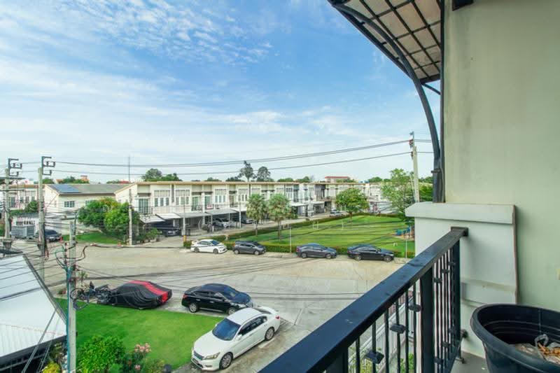 Golden City Pinklao-Charansanitwong : โกลเด้น ซิตี้ ปิ่นเกล้า-จรัญสนิทวงศ์, นนทบุรี, ถนนบางกรวย-ไทรน้อย, บางกรวย, นนทบุรี, 187 ตร.ม., ทาวน์เฮ้าส์ ขาย, โดย คุณปราณี ศรีบุญรอด (หน่อย), 500527984 - DDproperty.com