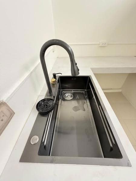 3-BR Townhouse, Bangkok, Saphan Sung, Bangkok, 3 Bedrooms, 204 sqm, Townhouse For Sale, by Trinnaya Dungsirisangthong, 500528007 - DDproperty.com
