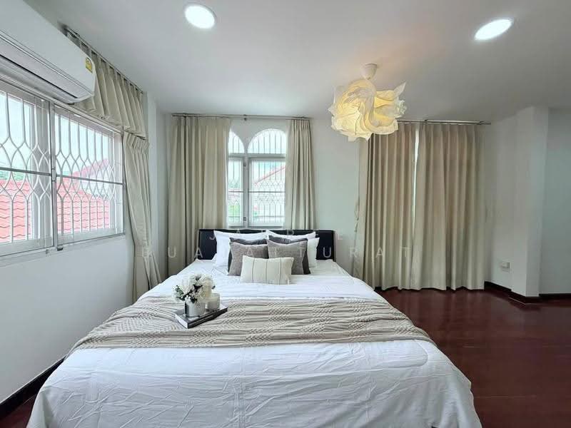6-BR House, Bangkok, Praborommaharatchawang, Phra Nakhon, Bangkok, 6 Bedrooms, 500 sqm, Single Detached House For Rent, by Jakree Buajatturat, 500528033 - DDproperty.com