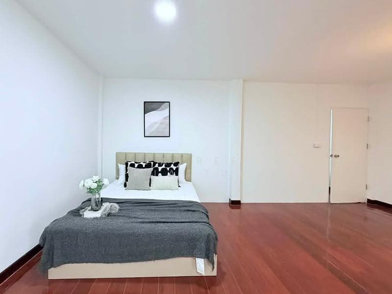 6-BR House, Bangkok, Praborommaharatchawang, Phra Nakhon, Bangkok, 6 Bedrooms, 500 sqm, Single Detached House For Rent, by Jakree Buajatturat, 500528033 - DDproperty.com