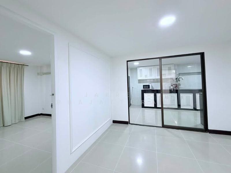 6-BR House, Bangkok, Praborommaharatchawang, Phra Nakhon, Bangkok, 6 Bedrooms, 500 sqm, Single Detached House For Rent, by Jakree Buajatturat, 500528033 - DDproperty.com