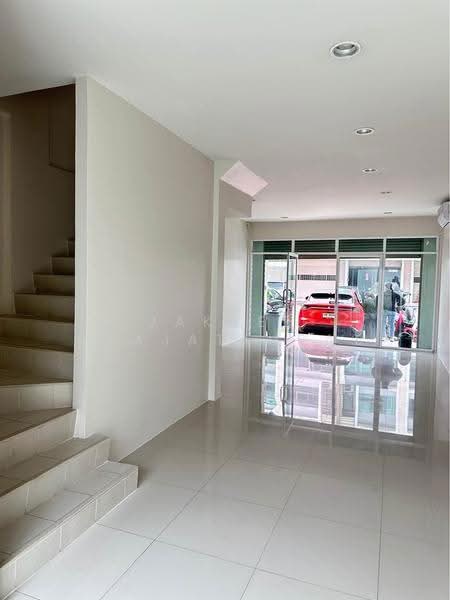 Silk Suksawat, Bangkok, 235/1 Suksawat Road, Rat Burana, Rat Burana, Bangkok, 4 Bedrooms, 382 sqm, Townhouse For Rent, by Jakree Buajatturat, 500528154 - DDproperty.com