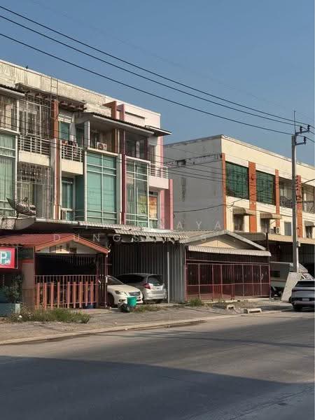 3-BR Townhouse, Bangkok, Bangmot, Thung Khru, Bangkok, 3 Bedrooms, 158 sqm, Townhouse For Rent, by Trinnaya Dungsirisangthong, 500528188 - DDproperty.com