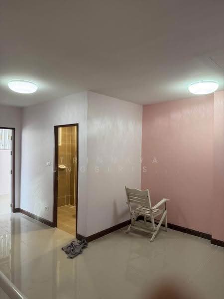 3-BR Townhouse, Bangkok, Bangmot, Thung Khru, Bangkok, 3 Bedrooms, 158 sqm, Townhouse For Rent, by Trinnaya Dungsirisangthong, 500528188 - DDproperty.com