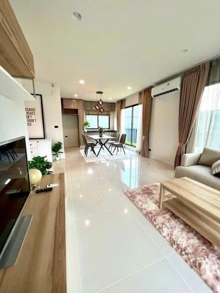Burasiri Krungthep Kreetha, Bangkok, 95 Soi Pracha Ruam Chai, Hua Mak, Bang Kapi, Bangkok, 4 Bedrooms, 196 sqm, Single Detached House For Rent, by Trinnaya Dungsirisangthong, 500528218 - DDproperty.com