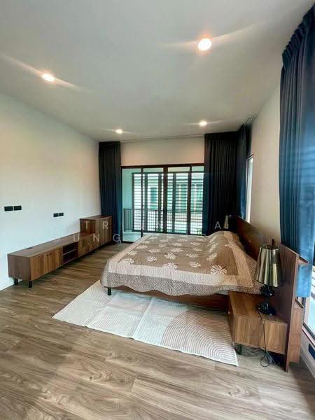 Burasiri Krungthep Kreetha, Bangkok, 95 Soi Pracha Ruam Chai, Hua Mak, Bang Kapi, Bangkok, 4 Bedrooms, 196 sqm, Single Detached House For Rent, by Trinnaya Dungsirisangthong, 500528218 - DDproperty.com