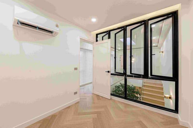 Home for sale Ekkamai, Pridi Phanomyong, Bangkok, Khlong Tan Nua, Watthana, Bangkok, 3 Bedrooms, 192 sqm, Townhouse For Sale, by Sumitara Sampattavanija, 500528234 - DDproperty.com