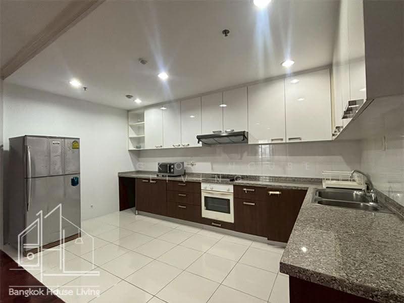 Baan Suanpetch, Bangkok, 18 Soi Sukhumvit 39, Khlong Tan Nua, Watthana, Bangkok, 2 Bedrooms, 135 sqm, Condo For Rent, by Bangkok House Living, 500528250 - DDproperty.com