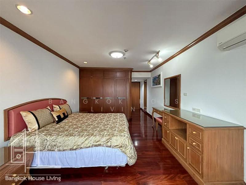 Baan Suanpetch, Bangkok, 18 Soi Sukhumvit 39, Khlong Tan Nua, Watthana, Bangkok, 2 Bedrooms, 135 sqm, Condo For Rent, by Bangkok House Living, 500528250 - DDproperty.com
