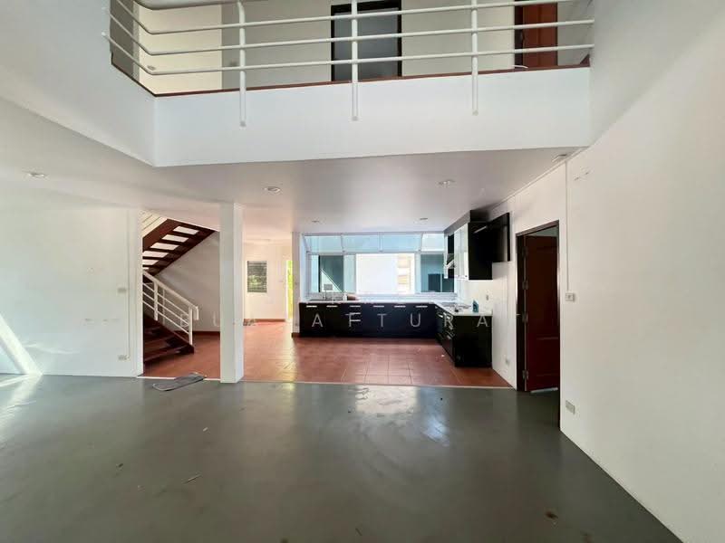 4-BR House, Bangkok, Khlong Tan Nua, Watthana, Bangkok, 4 Bedrooms, 288 sqm, Single Detached House For Rent, by Jakree Buajatturat, 500528285 - DDproperty.com