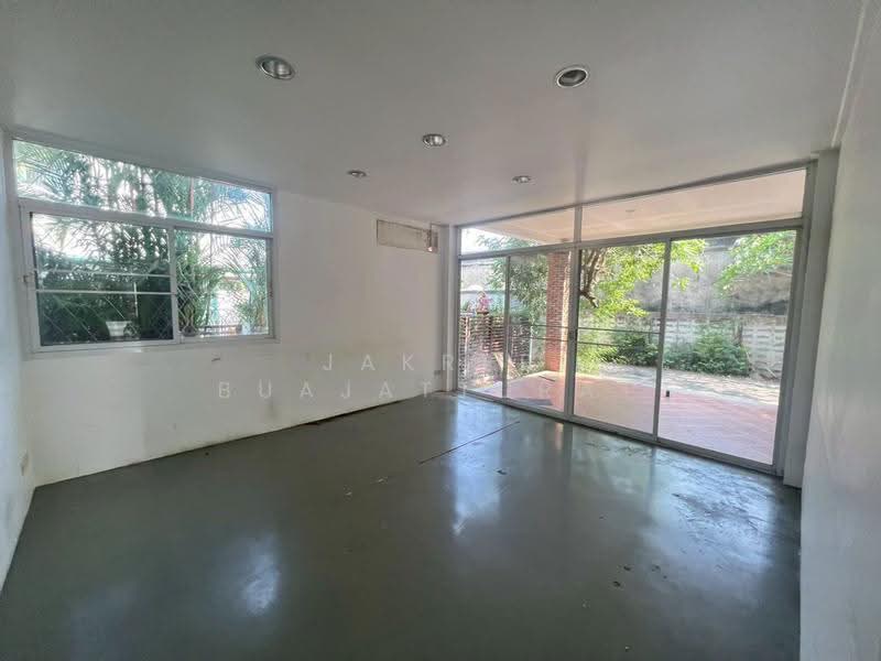 4-BR House, Bangkok, Khlong Tan Nua, Watthana, Bangkok, 4 Bedrooms, 288 sqm, Single Detached House For Rent, by Jakree Buajatturat, 500528285 - DDproperty.com
