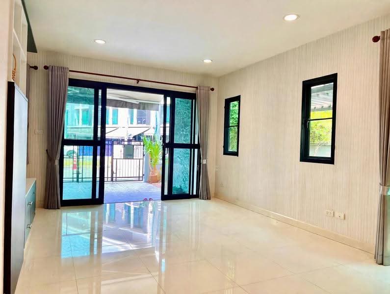 Baan Klang Muang Ngamwongwan : บ้านกลางเมือง งามวงศ์วาน, กรุงเทพ, ซอย งามวงศ์วาน 47 แยก 6-11, ทุ่งสองห้อง, หลักสี่, กรุงเทพ, 200 ตร.ม., ทาวน์เฮ้าส์ ขาย, โดย ธีรนุช ธีระวาทิน, 500528301 - DDproperty.com