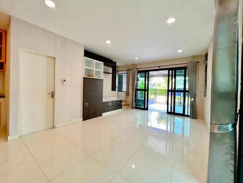 Baan Klang Muang Ngamwongwan : บ้านกลางเมือง งามวงศ์วาน, กรุงเทพ, ซอย งามวงศ์วาน 47 แยก 6-11, ทุ่งสองห้อง, หลักสี่, กรุงเทพ, 200 ตร.ม., ทาวน์เฮ้าส์ ขาย, โดย ธีรนุช ธีระวาทิน, 500528301 - DDproperty.com