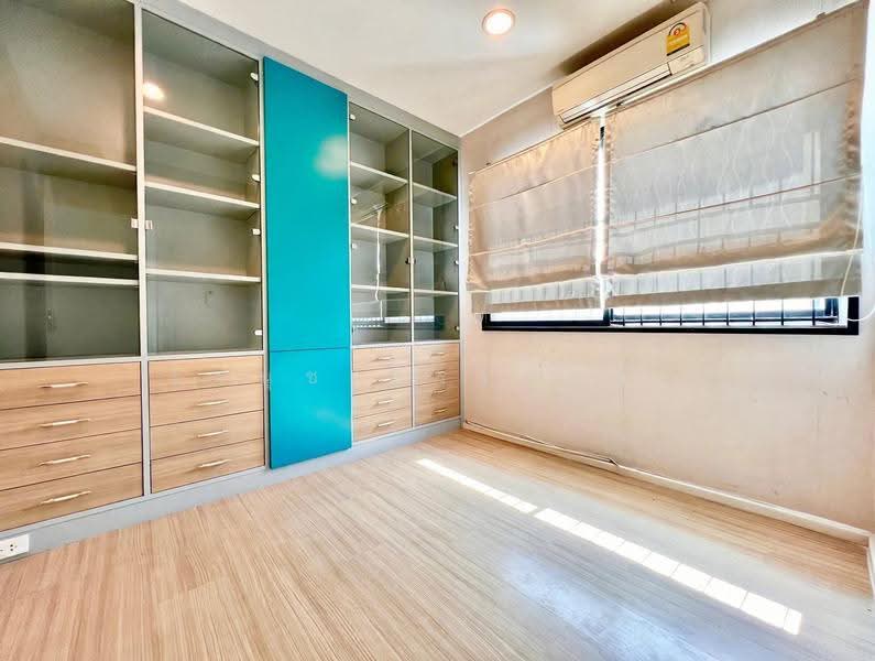 Baan Klang Muang Ngamwongwan, Bangkok, Soi Ngamwongwan 47 Yeak 6-11, Thung Song Hong, Lak Si, Bangkok, 4 Bedrooms, 200 sqm, Townhouse For Sale, by ธีรนุช ธีระวาทิน, 500528301 - DDproperty.com