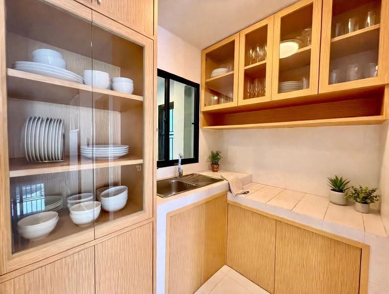 Baan Klang Muang Ngamwongwan, Bangkok, Soi Ngamwongwan 47 Yeak 6-11, Thung Song Hong, Lak Si, Bangkok, 4 Bedrooms, 200 sqm, Townhouse For Sale, by ธีรนุช ธีระวาทิน, 500528301 - DDproperty.com