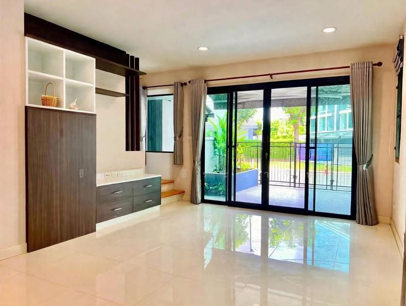 Baan Klang Muang Ngamwongwan : บ้านกลางเมือง งามวงศ์วาน, กรุงเทพ, ซอย งามวงศ์วาน 47 แยก 6-11, ทุ่งสองห้อง, หลักสี่, กรุงเทพ, 200 ตร.ม., ทาวน์เฮ้าส์ ขาย, โดย ธีรนุช ธีระวาทิน, 500528301 - DDproperty.com