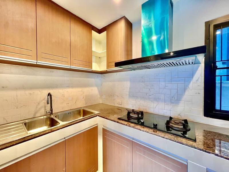 Baan Klang Muang Ngamwongwan, Bangkok, Soi Ngamwongwan 47 Yeak 6-11, Thung Song Hong, Lak Si, Bangkok, 4 Bedrooms, 200 sqm, Townhouse For Sale, by ธีรนุช ธีระวาทิน, 500528301 - DDproperty.com