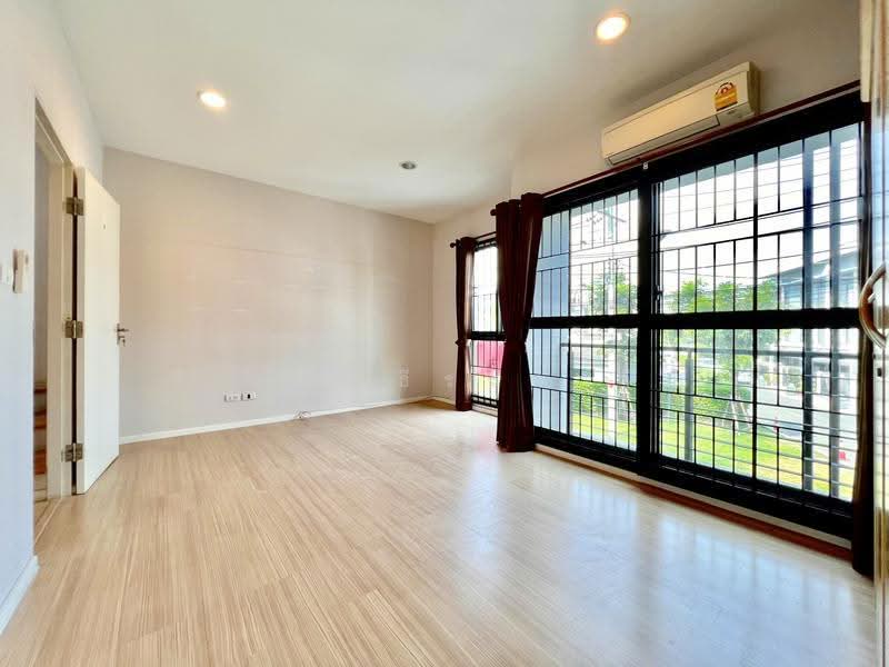 Baan Klang Muang Ngamwongwan, Bangkok, Soi Ngamwongwan 47 Yeak 6-11, Thung Song Hong, Lak Si, Bangkok, 4 Bedrooms, 200 sqm, Townhouse For Sale, by ธีรนุช ธีระวาทิน, 500528301 - DDproperty.com