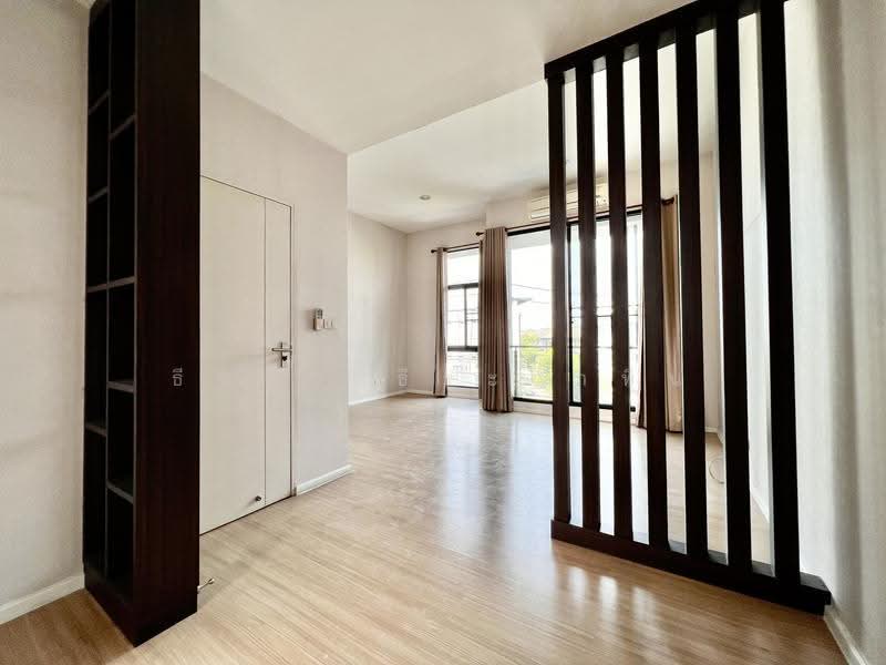 Baan Klang Muang Ngamwongwan, Bangkok, Soi Ngamwongwan 47 Yeak 6-11, Thung Song Hong, Lak Si, Bangkok, 4 Bedrooms, 200 sqm, Townhouse For Sale, by ธีรนุช ธีระวาทิน, 500528301 - DDproperty.com